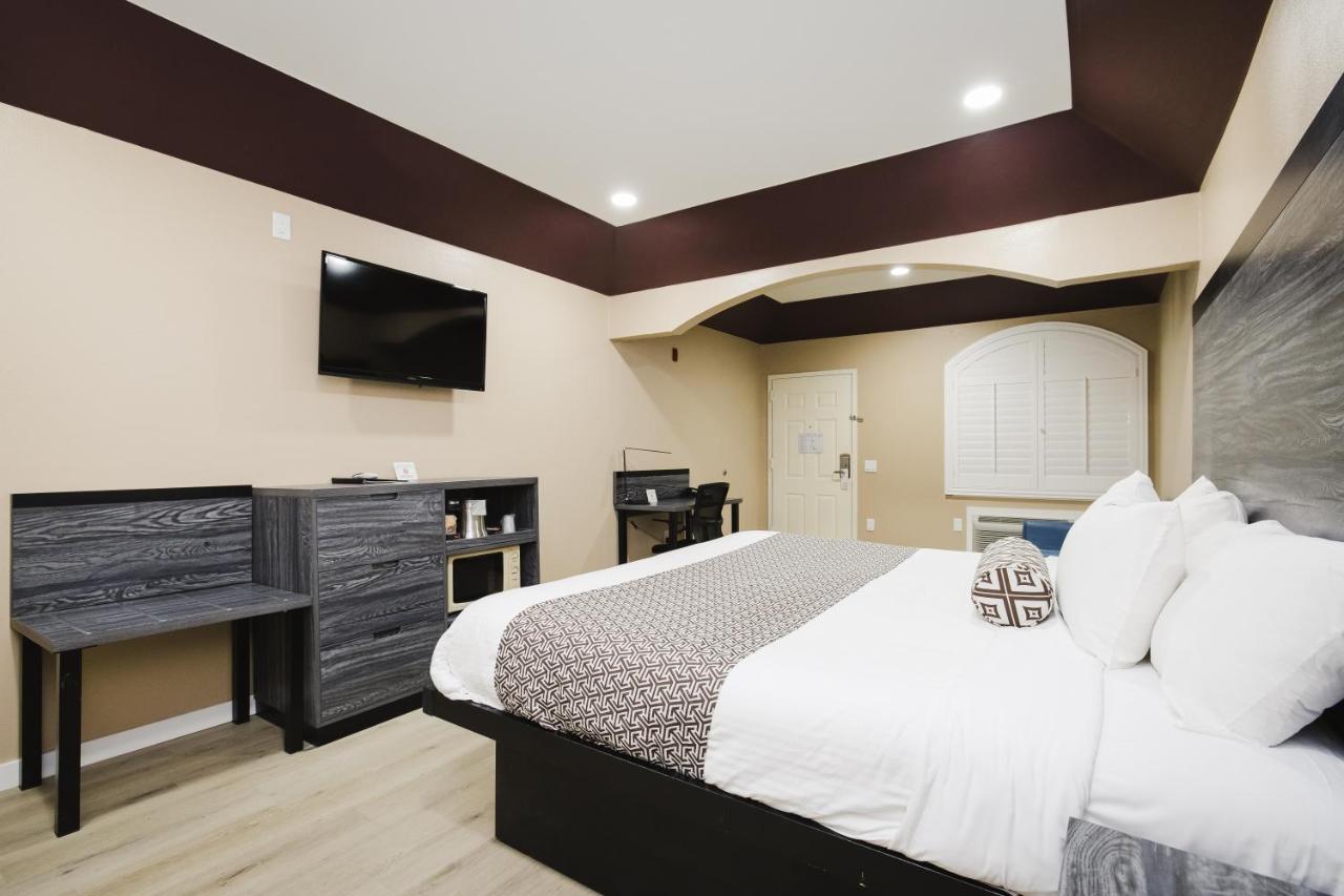 Sapphire Inn & Suites Channelview Buitenkant foto