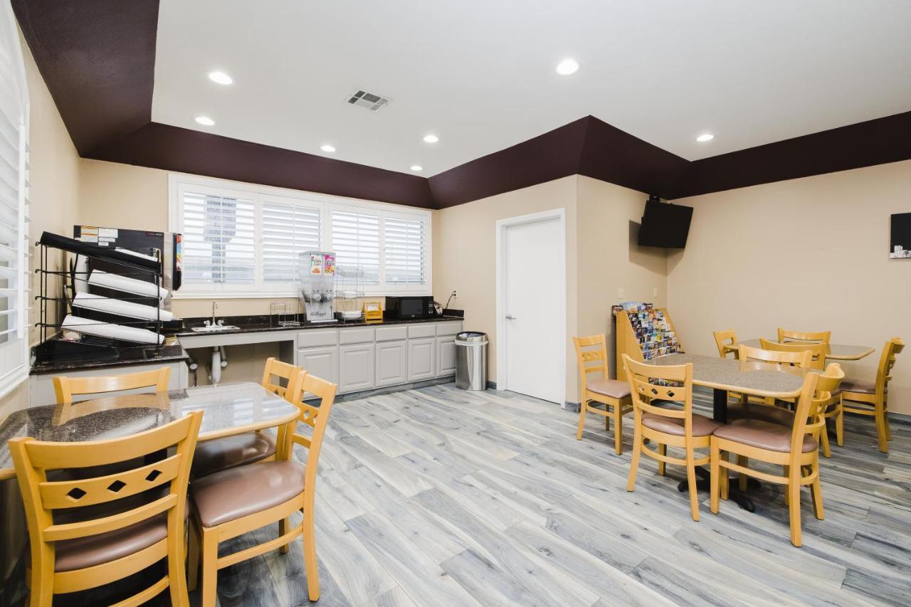 Sapphire Inn & Suites Channelview Buitenkant foto
